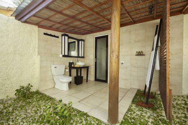Kuredu Island Resort , Maledivy-Lhaviyani atol