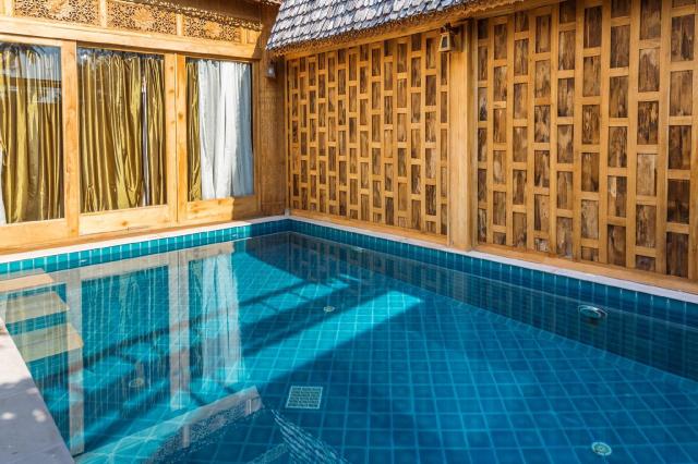 Kombinace - Santhiya Puket Natai Resort & SPA ***** - pláž Nata