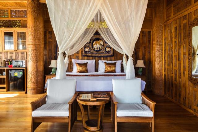 Kombinace - Santhiya Puket Natai Resort & SPA ***** - pláž Nata