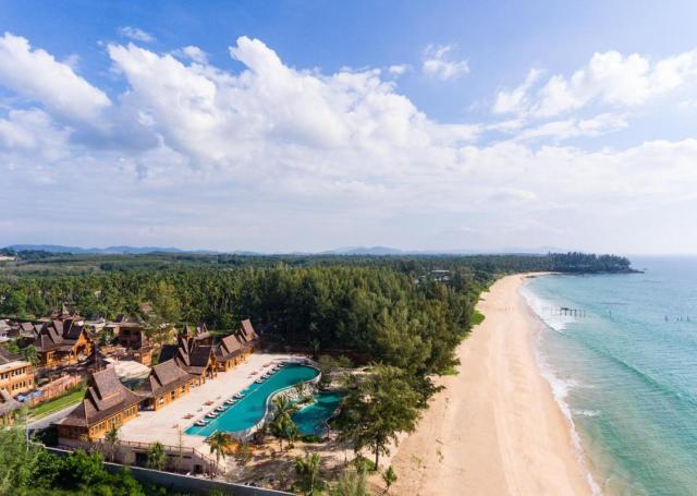 Kombinace - Santhiya Puket Natai Resort & SPA ***** - pláž Nata