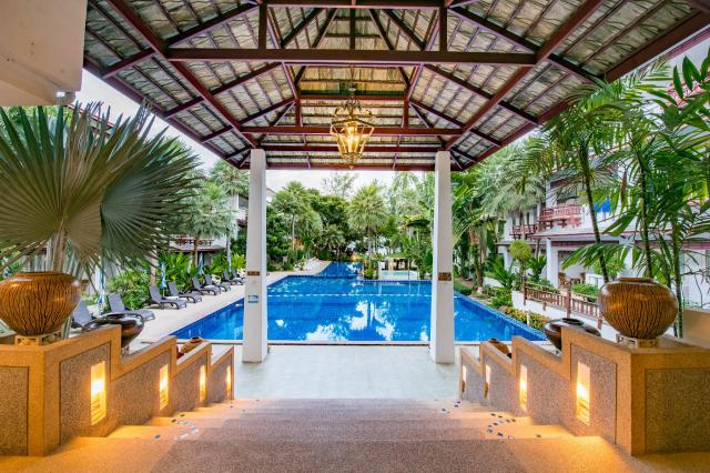 Kombinace - Koh Tao Montra ***, Ko Tao - pláž Mae Haad, Bangkok