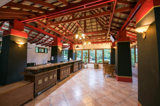 Kombinace - Koh Tao Montra ***, Ko Tao - pláž Mae Haad, Bangkok