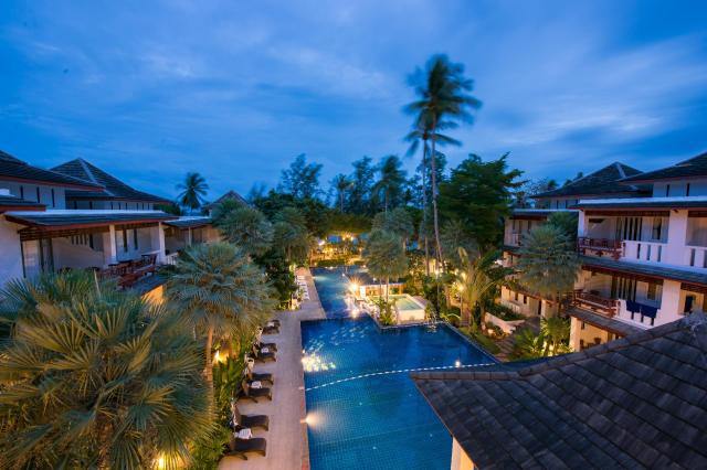 Kombinace - Koh Tao Montra ***, Ko Tao - pláž Mae Haad, Bangkok