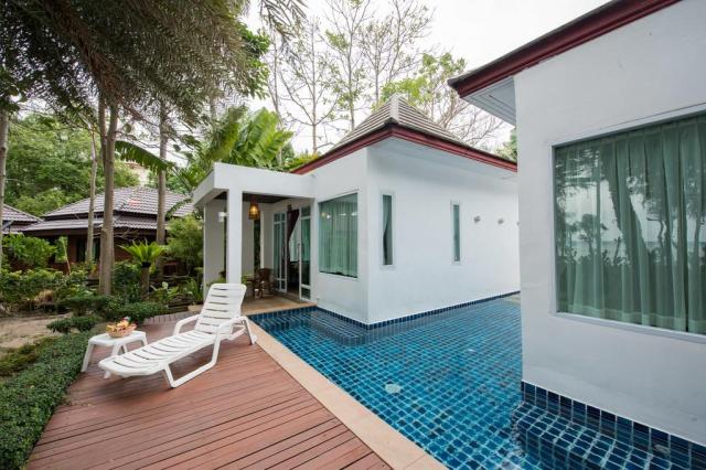Kombinace - Koh Tao Montra ***, Ko Tao - pláž Mae Haad, Bangkok