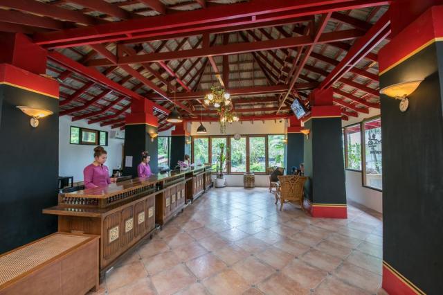 Kombinace - Koh Tao Montra ***, Ko Tao - pláž Mae Haad, Bangkok