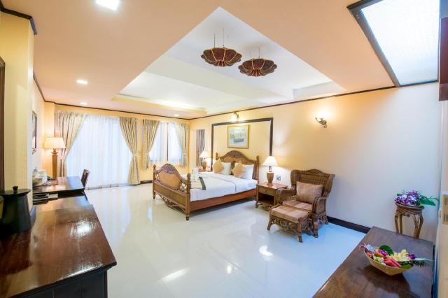 Kombinace - Koh Tao Montra ***, Ko Tao - pláž Mae Haad, Bangkok