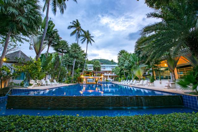 Kombinace - Koh Tao Montra ***, Ko Tao - pláž Mae Haad, Bangkok