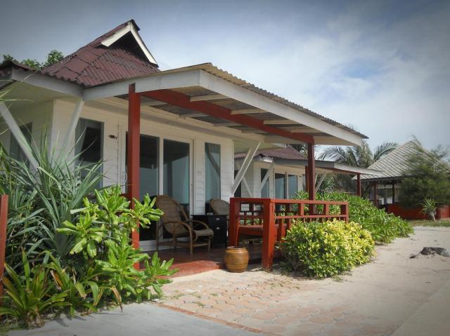 Kombinace - Nakara Long Beach Resort ***, Ko Lanta - pláž Long,