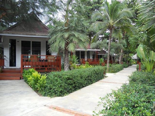Kombinace - Nakara Long Beach Resort ***, Ko Lanta - pláž Long,