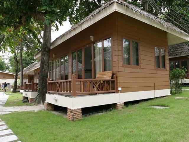 Kombinace - Samed Cabana Resort ***, Ko Samet - pláž Ao Wong Du