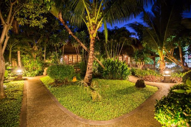 Kombinace - Fair House Beach Resort ***, Ko Samui - pláž Chawen