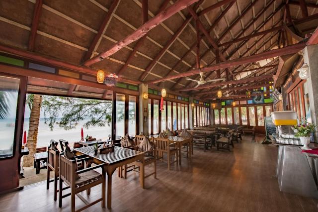 Kombinace - Koh Tao Coral Grand Resort ***, Ko Tao - pláž Saire