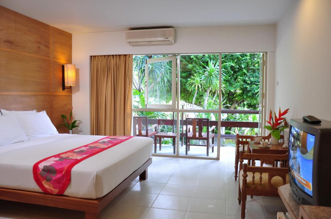 Kombinace - Sunshine Garden ***, Pattaya, Bangkok Palace Hotel