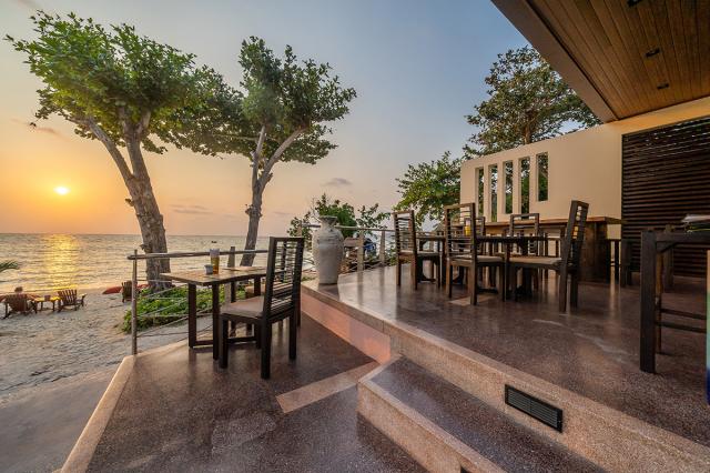 Kombinace - Le Vimarn Cottages & Spa ****, Ko Samet - pláž Ao P