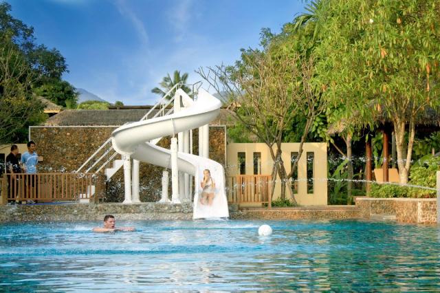 Kombinace - Centara Tropicana Resort ****, Ko Chang - pláž Klon