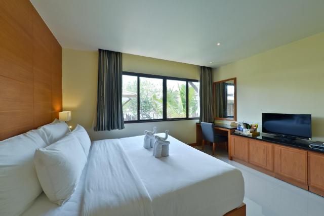 Kombinace - Kacha Resort ****, Ko Chang - pláž White Sand, Bang