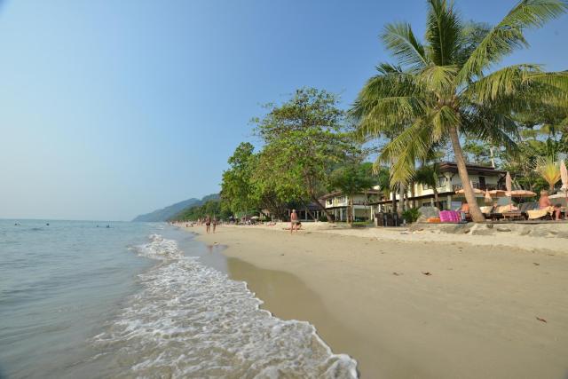 Kombinace - Kacha Resort ****, Ko Chang - pláž White Sand, Bang
