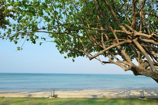 Kombinace - Kacha Resort ****, Ko Chang - pláž White Sand, Bang