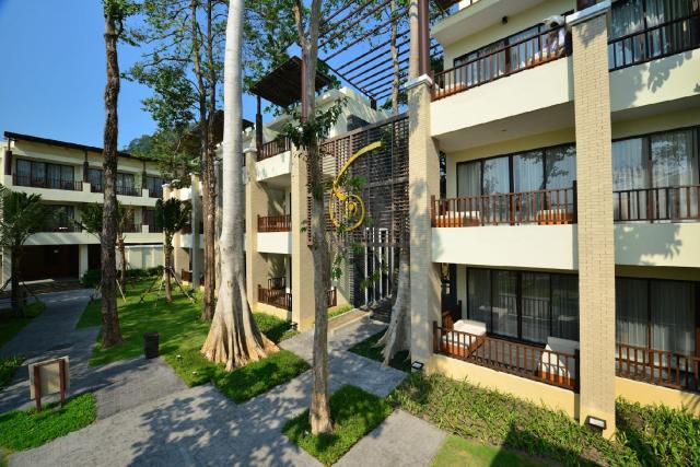 Kombinace - Kacha Resort ****, Ko Chang - pláž White Sand, Bang