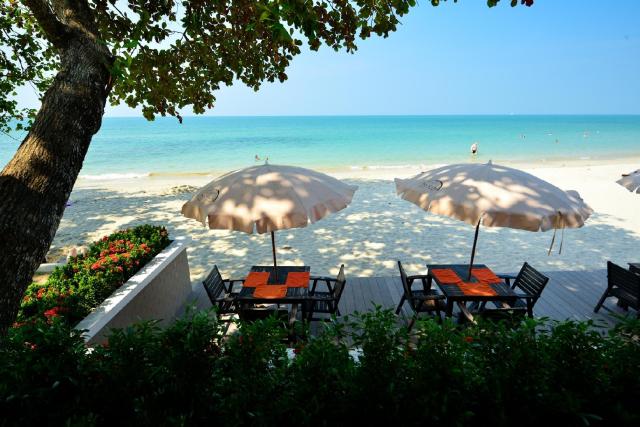 Kombinace - Kacha Resort ****, Ko Chang - pláž White Sand, Bang