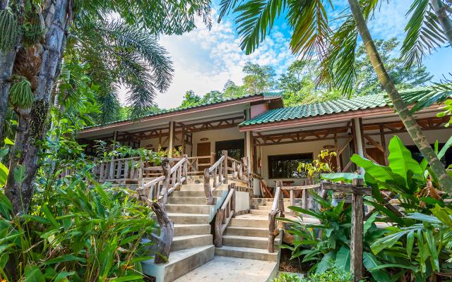 Kombinace - Chai Chet Resort ***, Ko Chang - pláž  Klong Prao, 