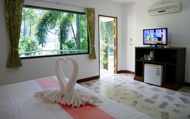 Kombinace - Chai Chet Resort ***, Ko Chang - pláž  Klong Prao, 