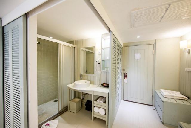 Kombinace - Katathani Resort *****, Phuket - pláž Kata, Bangkok