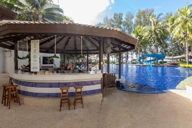 Kombinace - Sunwing Bangtao Beach ****, Phuket, Bangkok Palace 