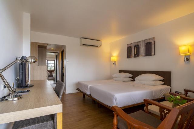 Kombinace - Phuket Ocean Resort ***, Phuket - pláž Karon, Bangk