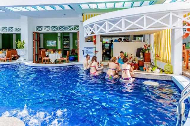 Kombinace - Andaman Seaview Hotel ****, Phuket - pláž Karon, Ba