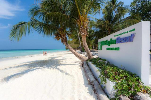 Kombinace - Holiday Inn Resort ****, Phi Phi - pláž Laem Tong, 