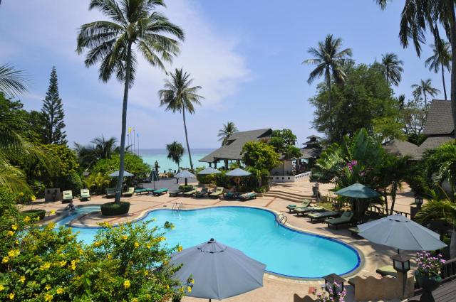 Kombinace - Holiday Inn Resort ****, Phi Phi - pláž Laem Tong, 