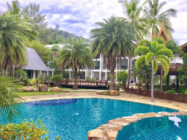Kombinace - Royal Lanta Resort ***, Ko Lanta - pláž Klong Dao, 