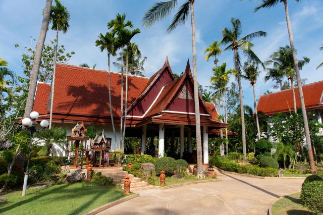 Kombinace - Royal Lanta Resort ***, Ko Lanta - pláž Klong Dao, Phuket Ocean Resort ***, Phuket - pláž Karon, Bangkok Palace Hotel ***+, Bangkok