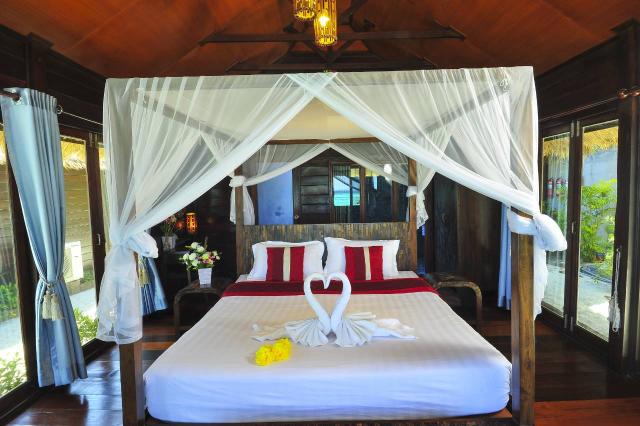 Kombinace - Anda Resort ***, Ko Lipe - pláž Sunrise, Royal Lant