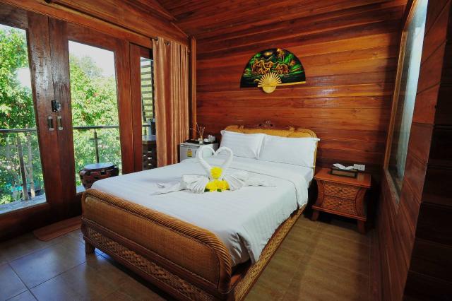 Kombinace - Anda Resort ***, Ko Lipe - pláž Sunrise, Royal Lant