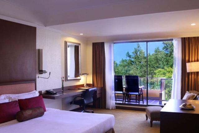 Kombinace - Dusit Thani Pattaya *****, Bangkok Palace Hotel ***