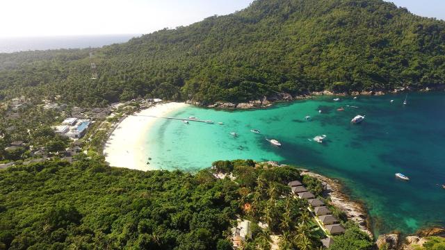 Kombinace - Rayaburi Racha Island Resort ***, Ko Racha - pláž S