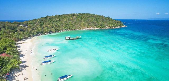 Kombinace - Rayaburi Racha Island Resort ***, Ko Racha - pláž S