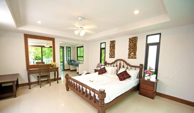 Kombinace - Rayaburi Racha Island Resort ***, Ko Racha - pláž S
