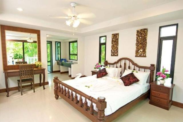 Kombinace - Rayaburi Racha Island Resort ***, Ko Racha - pláž S