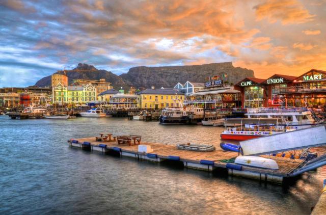 Cape Town & Victoria Falls & safari v rezervaci Matusadona