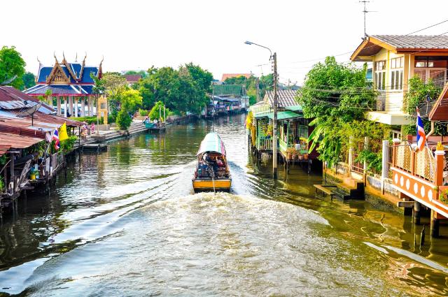 Thajskem k hranicím Myanmaru a odpočinkem u moře