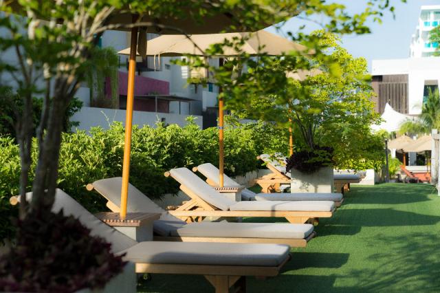 Kombinace - Loligo Resort****, Hua Hin - pláž Thao Takieb, Bang