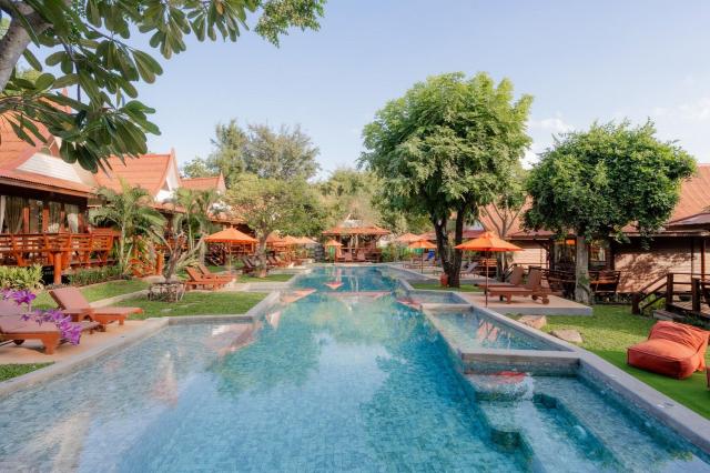 Kombinace - Baan Duangkaew Resort ***, Hua Hin, Bangkok Palace 