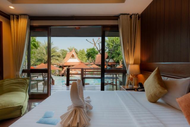 Kombinace - Baan Duangkaew Resort ***, Hua Hin, Bangkok Palace 