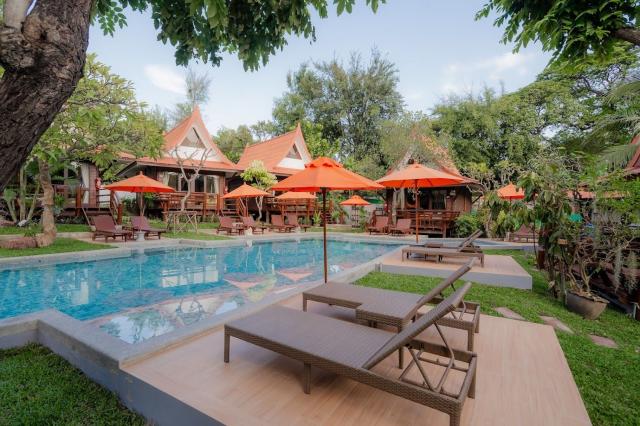 Kombinace - Baan Duangkaew Resort ***, Hua Hin, Bangkok Palace 