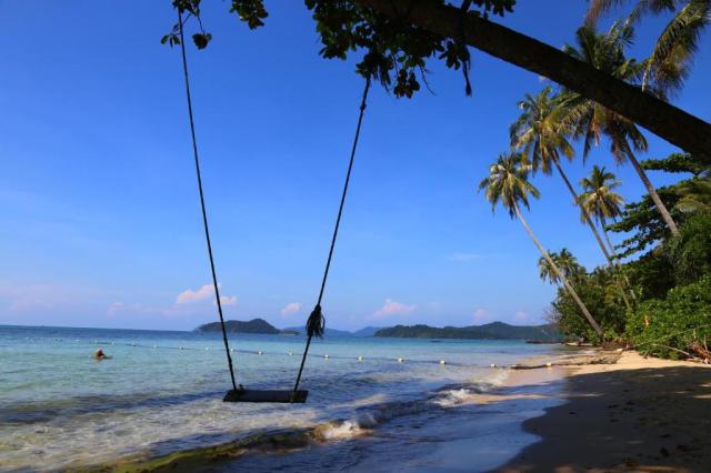 Kombinace - White Sand Beach ***, Koh Mak, Ajinta Resort ****, 