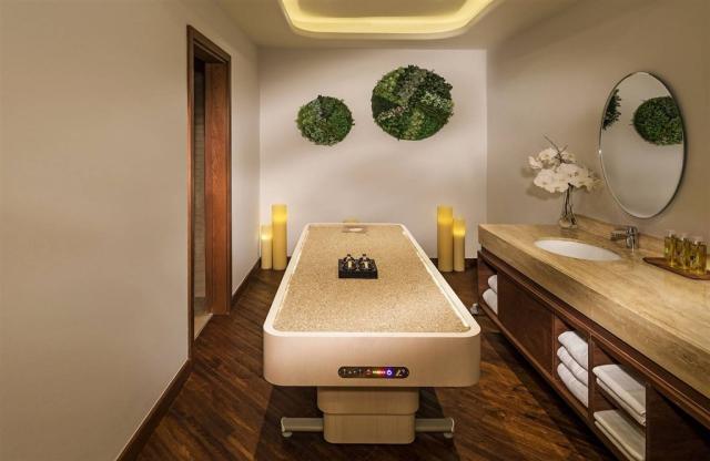 The Retreat Palm Dubai MGallery by Sofitel