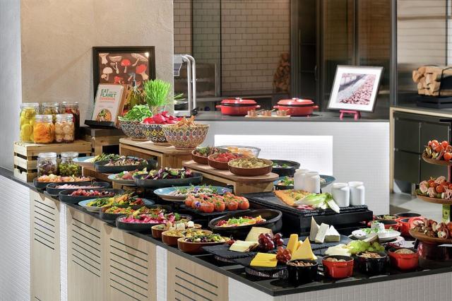 Mövenpick Resort Al Marjan Island
